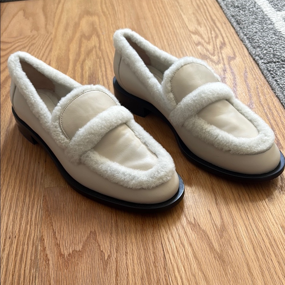 Never worn Stuart Weitzman Palmer Loafers